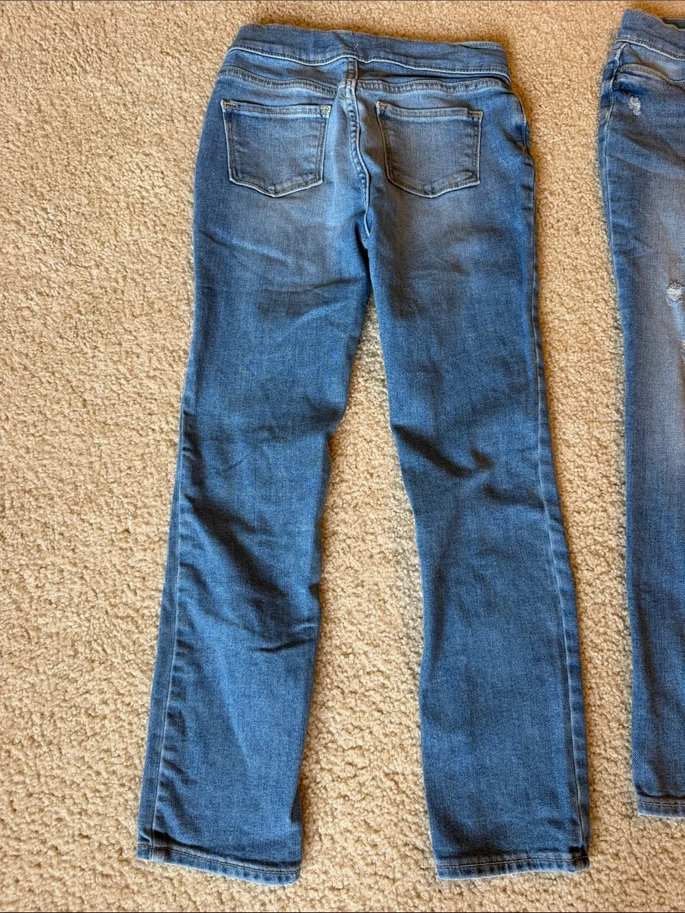 Old Navy Blue Skinny Jeans Pair with Light Knee Distress